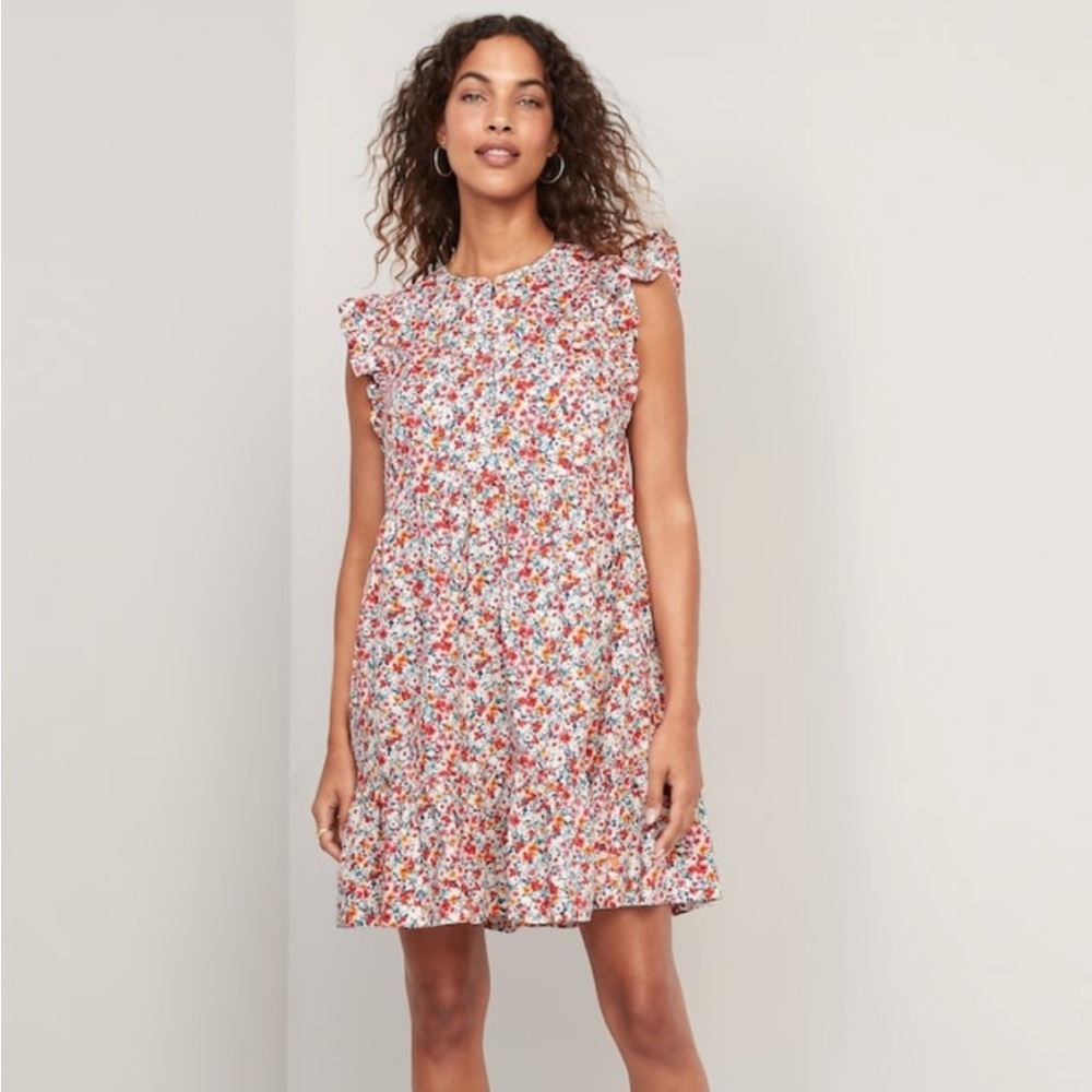 NWT - Floral mini shift dress with ruffle sleeves and pockets! Size XS